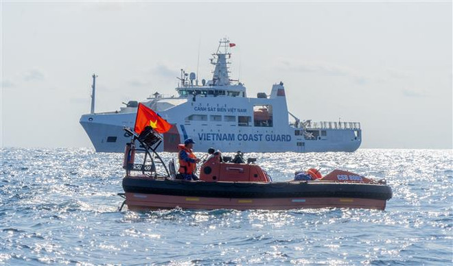 Guardacostas vietnamita e india realizan ejercicio conjunto de respuesta a derrames de petróleo ảnh 1 Guardacostas vietnamita e india realizan ejercicio conjunto de respuesta a derrames de petróleo ảnh 1