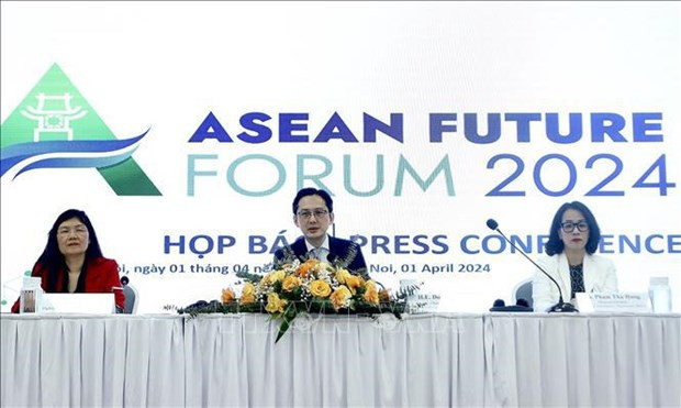 El viceministro de Relaciones Exteriores, Do Hung Viet, preside la rueda de prensa internacional sobre el Foro del Futuro de la ASEAN 2024 (AFF 2024) (Foto: VNA) Foro del Futuro de la ASEAN 2024 se celebrará este mes en Hanoi ảnh 1