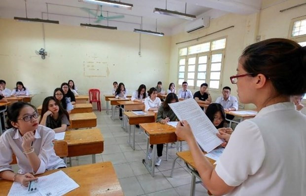 Estudiantes secundarios vietnamitas participarán en exámenes de graduación en agosto ảnh 1