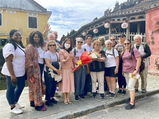 Hoi An da bienvenida a los primeros 126 visitantes internacionales en 2022 ảnh 1 Hoi An da bienvenida a los primeros 126 visitantes internacionales en 2022 ảnh 1