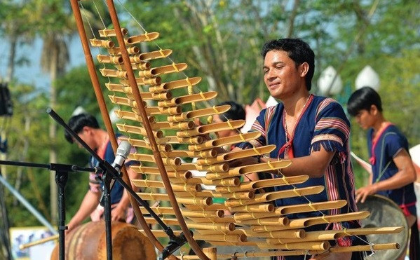 Efectuarán exposición sobre instrumentos musicales de etnias vietnamitas en ciudad de Can Tho ảnh 1 Efectuarán exposición sobre instrumentos musicales de etnias vietnamitas en ciudad de Can Tho ảnh 1