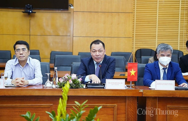 Resalta Vietnam propuesta de apoyo del Reino Unido en desarrollo de energías renovables ảnh 1 Resalta Vietnam propuesta de apoyo del Reino Unido en desarrollo de energías renovables ảnh 1