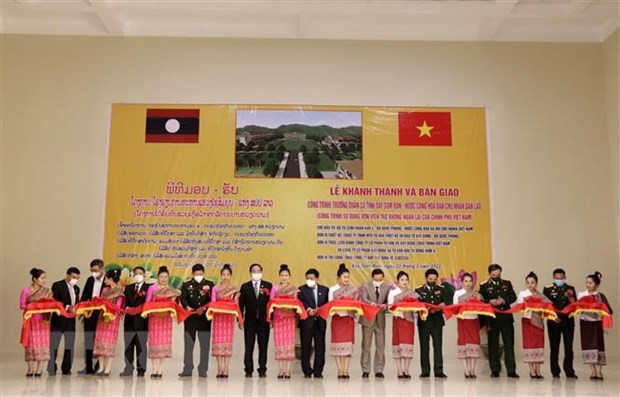 Periódico laosiano destaca solidaridad especial Laos-Vietnam ảnh 1 Periódico laosiano destaca solidaridad especial Laos-Vietnam ảnh 1