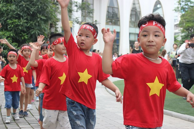 Padres y maestros manifiestan alegría por reapertura de jardines de infancia en Hanoi ảnh 1 Padres y maestros manifiestan alegría por reapertura de jardines de infancia en Hanoi ảnh 1
