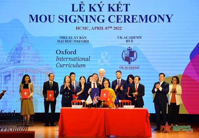 Implementarán currículo internacional de Oxford en Vietnam ảnh 1
