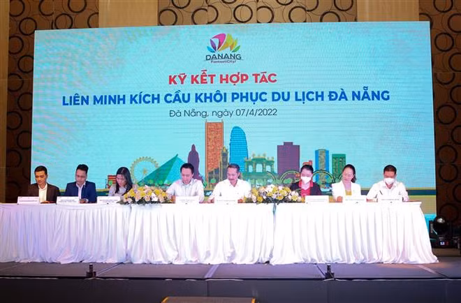 Ciudad central vietnamita lanza programa de estímulo turístico para 2022 ảnh 2 Ciudad central vietnamita lanza programa de estímulo turístico para 2022 ảnh 2