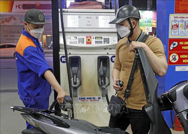 Reducen precios de combustible en Vietnam ảnh 1 Reducen precios de combustible en Vietnam ảnh 1