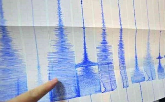 Terremoto en Indonesia deja saldo de 62 lesionados ảnh 1