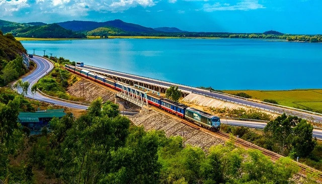 Presentarán en marzo al Gobierno proyecto del ferrocarril de alta velocidad Norte-Sur ảnh 1