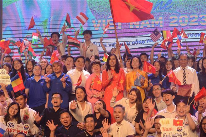 Campamento de verano acerca a su Patria a jóvenes vietnamitas en ultramar ảnh 1 Campamento de verano acerca a su Patria a jóvenes vietnamitas en ultramar ảnh 1