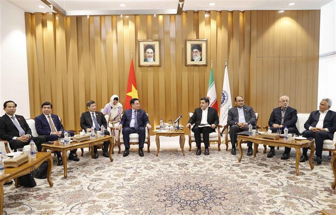 Máximo dirigente legislativo de Vietnam recibe a funcionario iraní ảnh 1 Máximo dirigente legislativo de Vietnam recibe a funcionario iraní ảnh 1
