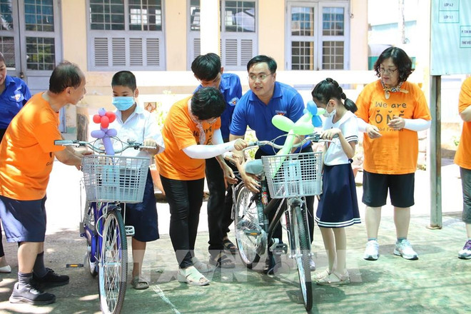 Jóvenes surcoreanos se unen a actividades de voluntariado en provincia de Ben Tre ảnh 1 Jóvenes surcoreanos se unen a actividades de voluntariado en provincia de Ben Tre ảnh 1