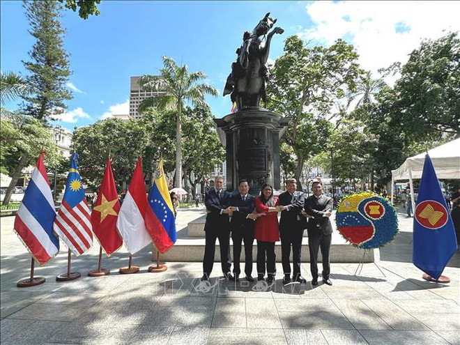 Conmemoran fundación de ASEAN en distintos países del mundo ảnh 1 Conmemoran fundación de ASEAN en distintos países del mundo ảnh 1