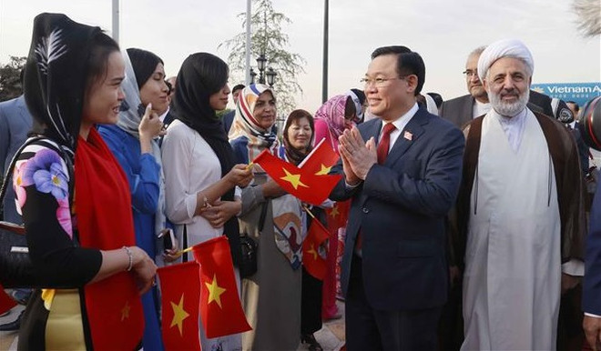 Presidente parlamentario de Vietnam inicia visita oficial a Irán ảnh 2 Presidente parlamentario de Vietnam inicia visita oficial a Irán ảnh 2