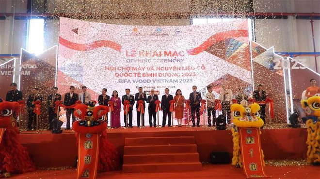 Inauguran feria internacional de la industria maderera en provincia de Binh Duong ảnh 2 Inauguran feria internacional de la industria maderera en provincia de Binh Duong ảnh 2