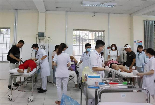 Víctimas chinas en accidente de tránsito en Khanh Hoa regresan a casa ảnh 1 Víctimas chinas en accidente de tránsito en Khanh Hoa regresan a casa ảnh 1