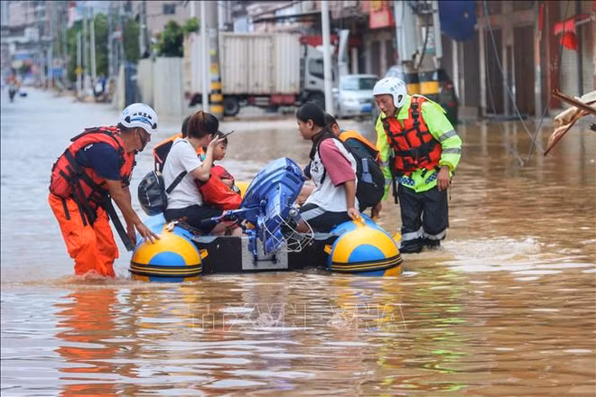 Dirigentes de Vietnam envían mensajes de solidaridad a China ảnh 2