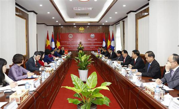 Enriquecen Vietnam y Laos relaciones partidistas ảnh 2