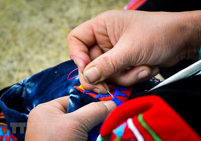 Refuerzan preservar la cultura del grupo étnico vietnamita de Phu La ảnh 1 Refuerzan preservar la cultura del grupo étnico vietnamita de Phu La ảnh 1