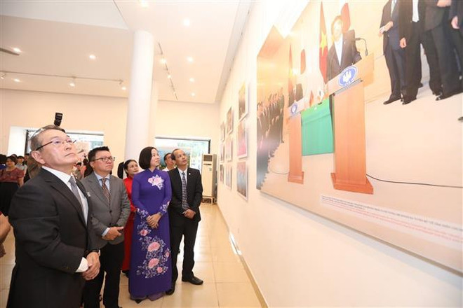 Exposición fotográfica en Hanoi resalta lazos Vietnam- Japón ảnh 3 Exposición fotográfica en Hanoi resalta lazos Vietnam- Japón ảnh 3