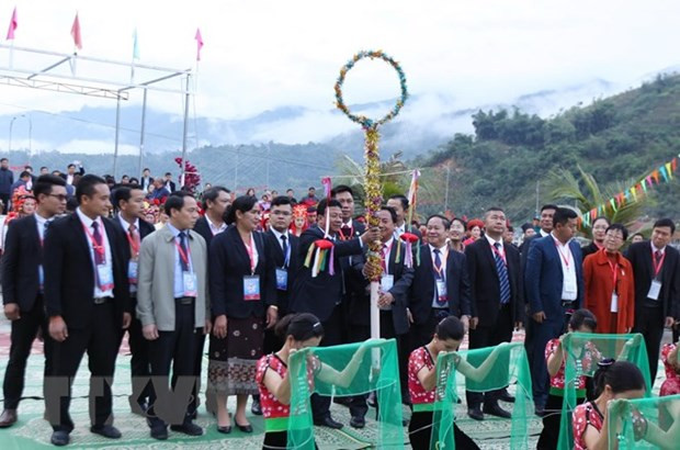 Nutrida participación en Festival tradicional de distritos fronterizos de Vietnam, Laos y China ảnh 1 Nutrida participación en Festival tradicional de distritos fronterizos de Vietnam, Laos y China ảnh 1