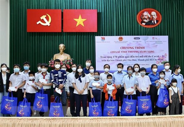 Entregan donaciones a niños huérfanos por COVID-19 en Ciudad Ho Chi Minh ảnh 1 Entregan donaciones a niños huérfanos por COVID-19 en Ciudad Ho Chi Minh ảnh 1