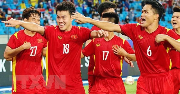 Dirigentes vietnamitas felicitan a selección de fútbol sub-23 por ganar campeonato regional ảnh 2 Dirigentes vietnamitas felicitan a selección de fútbol sub-23 por ganar campeonato regional ảnh 2