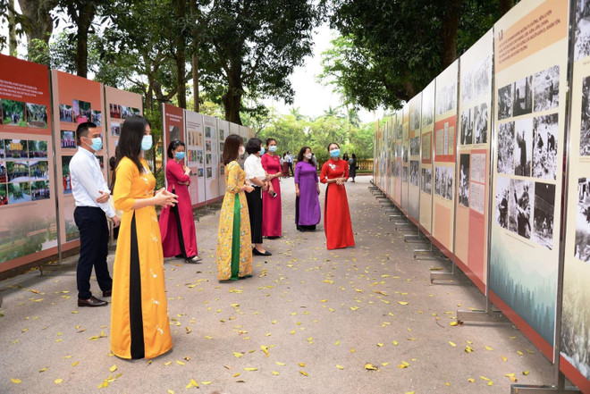 Inauguran exposición en homenaje a Ho Chi Minh por el aniversario 131 de su natalicio ảnh 2