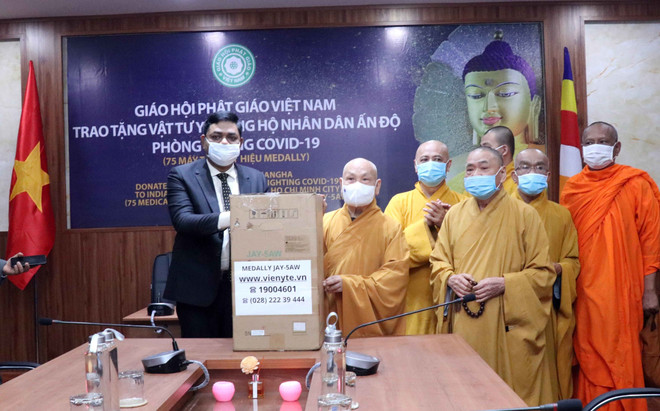 Sangha Budista de Vietnam dona equipos médicos a la India para hacer frente al COVID-19 ảnh 1 Sangha Budista de Vietnam dona equipos médicos a la India para hacer frente al COVID-19 ảnh 1