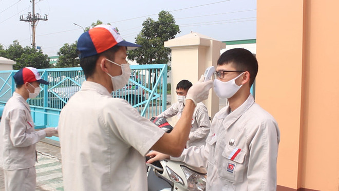 Exigen evitar propagación de COVID-19 en zonas industriales de Vietnam ảnh 2 Exigen evitar propagación de COVID-19 en zonas industriales de Vietnam ảnh 2