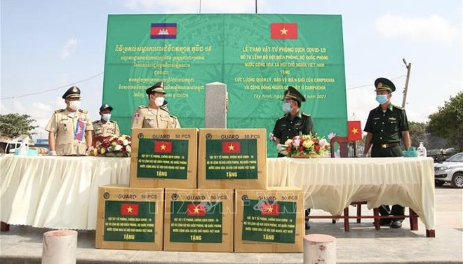Provincia vietnamita ofrece asistencia médica a Camboya en medio del COVID-19 ảnh 1 Provincia vietnamita ofrece asistencia médica a Camboya en medio del COVID-19 ảnh 1