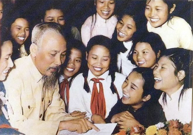 Publican nuevo libro sobre Presidente Ho Chi Minh ảnh 1 Publican nuevo libro sobre Presidente Ho Chi Minh ảnh 1