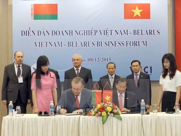 Celebran en Hanoi Día Nacional de Belarús ảnh 1