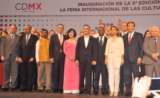 Vietnam participa en la Feria de Culturas Amigas en México ảnh 1
