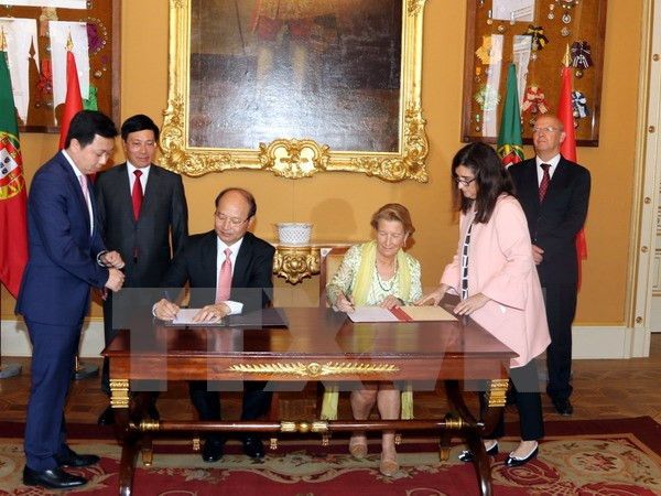 Vietnam y Portugal acuerdan establecer mecanismos para impulsar sus relaciones ảnh 1 Vietnam y Portugal acuerdan establecer mecanismos para impulsar sus relaciones ảnh 1