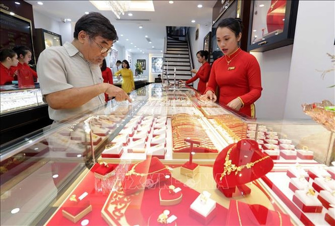 Precio del oro disminuye en el Día del Dios de la Riqueza ảnh 1 Precio del oro disminuye en el Día del Dios de la Riqueza ảnh 1