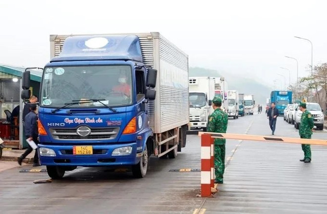 Puertas fronterizas en Norte de Vietnam reanudan despacho aduanero ảnh 1 Puertas fronterizas en Norte de Vietnam reanudan despacho aduanero ảnh 1