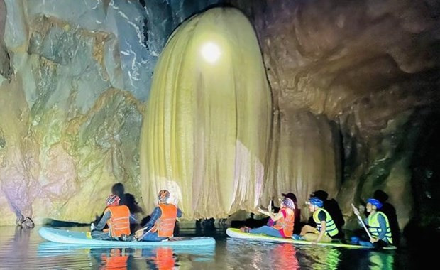 Quang Binh recibe alrededor de 115 mil visitantes durante el Tet ảnh 1