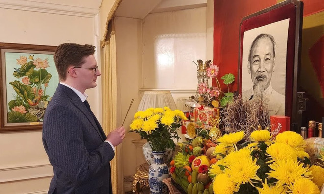 Tet refleja diversos aspectos de la cultura vietnamita, según erudito británico ảnh 1