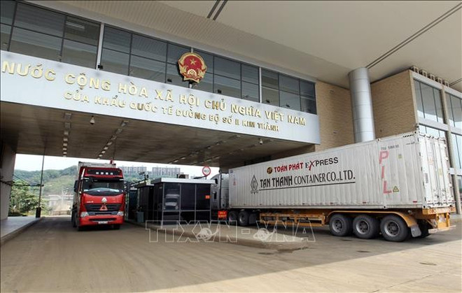 Dinámico comercio marca inicio del Año Nuevo Lunar en puerta fronteriza vietnamita ảnh 1 Dinámico comercio marca inicio del Año Nuevo Lunar en puerta fronteriza vietnamita ảnh 1