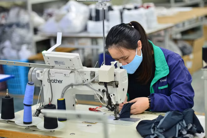 Aumenta producción de equipos de protección médica en Vietnam ảnh 1 Aumenta producción de equipos de protección médica en Vietnam ảnh 1