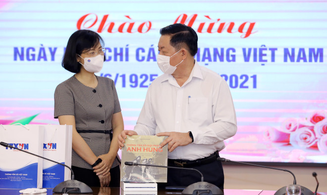 Felicitan a la Agencia Vietnamita de Noticias por el Día de la Prensa Revolucionaria ảnh 1 Felicitan a la Agencia Vietnamita de Noticias por el Día de la Prensa Revolucionaria ảnh 1