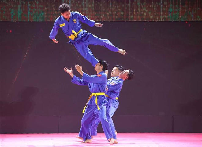 Presidente asiste a ceremonia por el 85 aniversario de fundación de Vovinam ảnh 2 Presidente asiste a ceremonia por el 85 aniversario de fundación de Vovinam ảnh 2