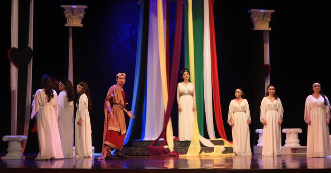 Presentan gran obra clásica Medea al público vietnamita en forma renovadora ảnh 1 Presentan gran obra clásica Medea al público vietnamita en forma renovadora ảnh 1