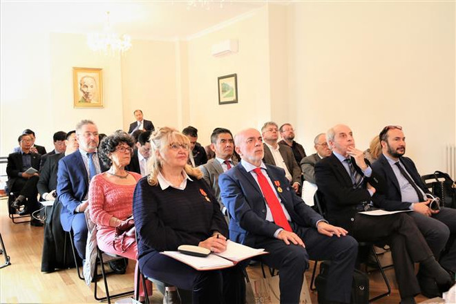 Efectúan seminario internacional sobre vida del Presidente Ho Chi Minh en Italia ảnh 2 Efectúan seminario internacional sobre vida del Presidente Ho Chi Minh en Italia ảnh 2