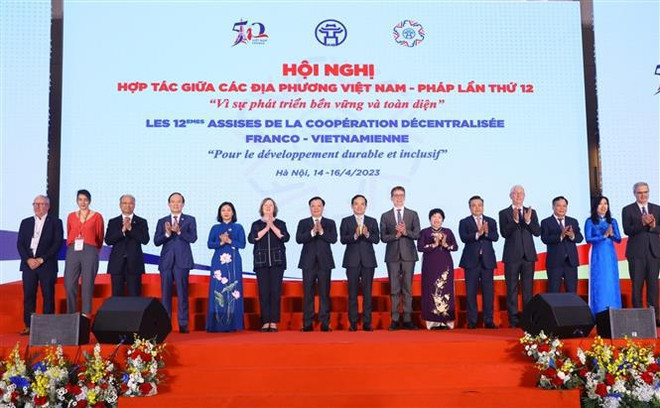 Inauguran XII Conferencia de cooperación descentralizada entre Vietnam y Francia ảnh 1