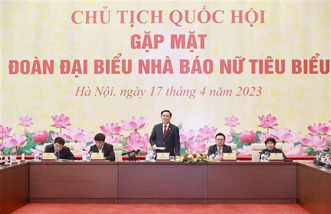 Enaltecen aportes del Club de Mujeres Periodistas de Vietnam al desarrollo nacional ảnh 2 Enaltecen aportes del Club de Mujeres Periodistas de Vietnam al desarrollo nacional ảnh 2
