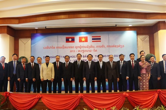 Localidades de Vietnam, Laos y Tailandia fomentan lazos comerciales ảnh 1 Localidades de Vietnam, Laos y Tailandia fomentan lazos comerciales ảnh 1