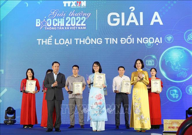 VNA entrega premios a obras periodísticas destacadas de 2022 ảnh 1 VNA entrega premios a obras periodísticas destacadas de 2022 ảnh 1