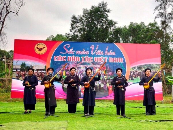 La Aldea de Cultura y Turismo de las Etnias de Vietnam muestra la cultura única de grupos étnicos ảnh 1 La Aldea de Cultura y Turismo de las Etnias de Vietnam muestra la cultura única de grupos étnicos ảnh 1